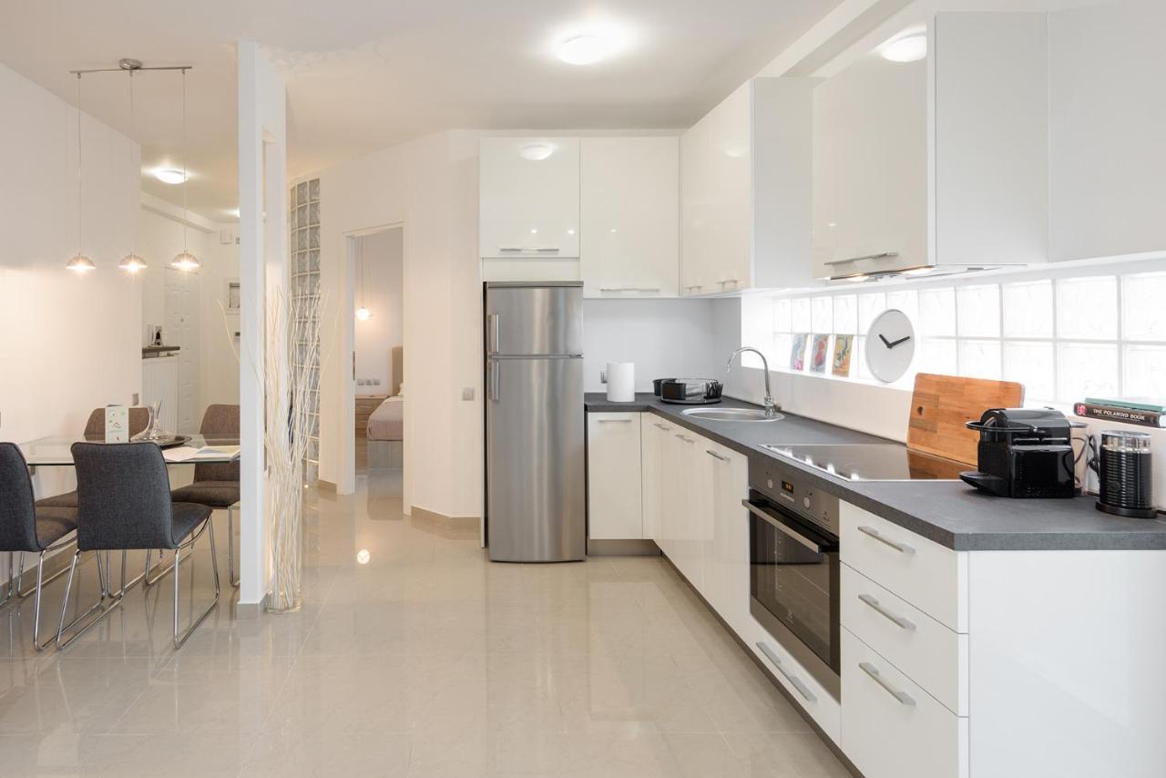 Ace Location | Luxury Building Apartment Солун Екстериор снимка